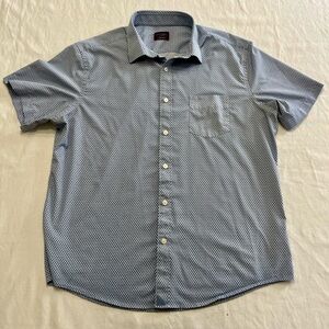 UNTUCKit Blue Button Down Shirt Men’s Size XL Short Sleeves